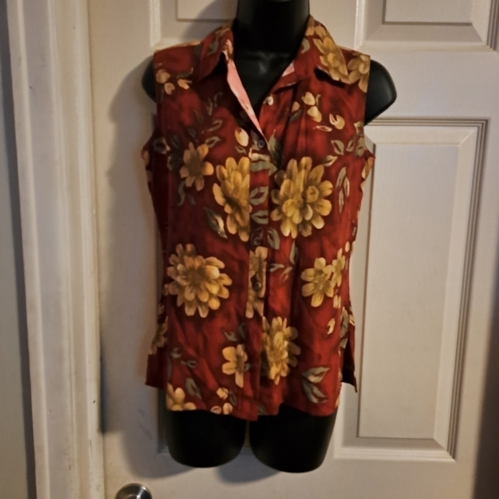 Izod floral button up blouse